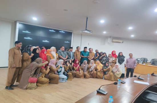 DPRD dan Pemkab Kampar Koordinasikan Solusi Pengalihan Guru Bantu